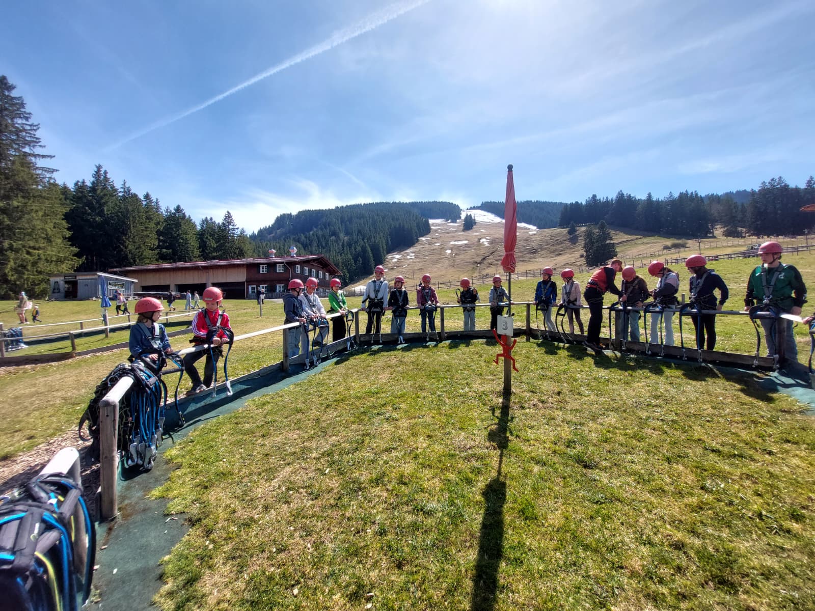 Kooperationsspiel mit Holzbausteinen